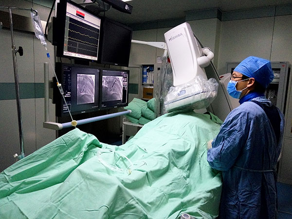 心內(nei)科(ke)新(xin)技(ji)術(shù)照片3.jpg 心內(nei)科(ke)新(xin)技(ji)術(shù)照片3.jpg