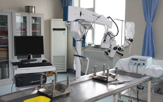 顯微鏡設(shè)備(bei).JPG 顯微鏡設(shè)備(bei).JPG